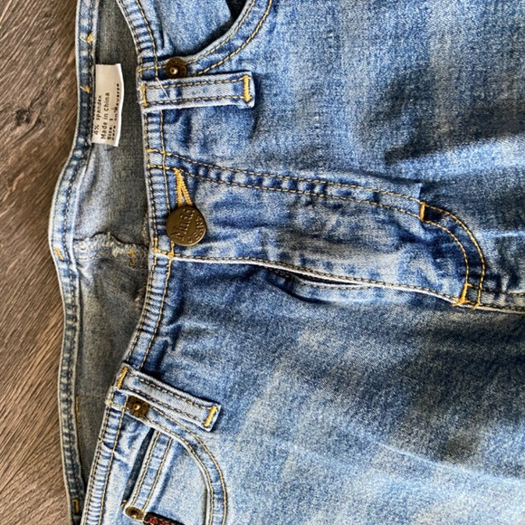 MUDD Stretch Flare Jeans Med-Light Wash - Picture 5 of 5